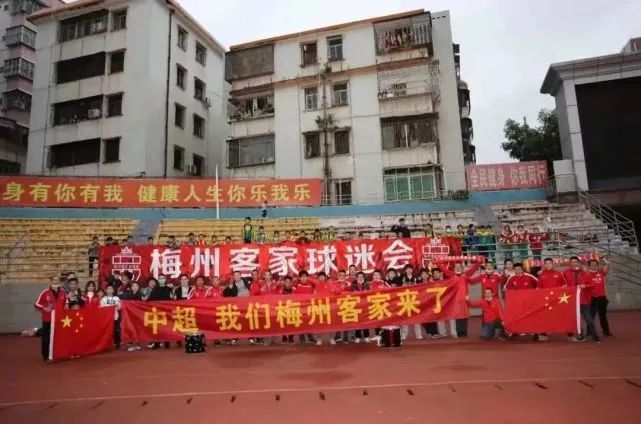 本赛季目前为止，21岁的皮罗拉为萨勒尼塔纳出场14次，其中13次首发，萨勒尼塔纳对皮罗拉的要价为800万欧元至1000万欧元。